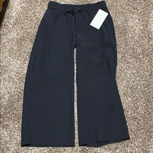 lululemon On the Fly 7/8 Wide Leg Pant